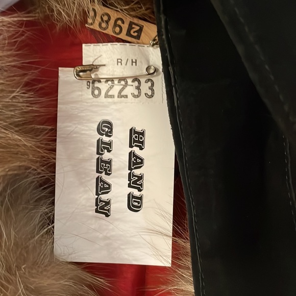 Keska Black Fur Coat - Picture 5 of 11